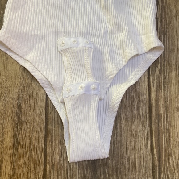 2/$15 Ribbed off the shoulder bodysuit - Picture 2 of 4